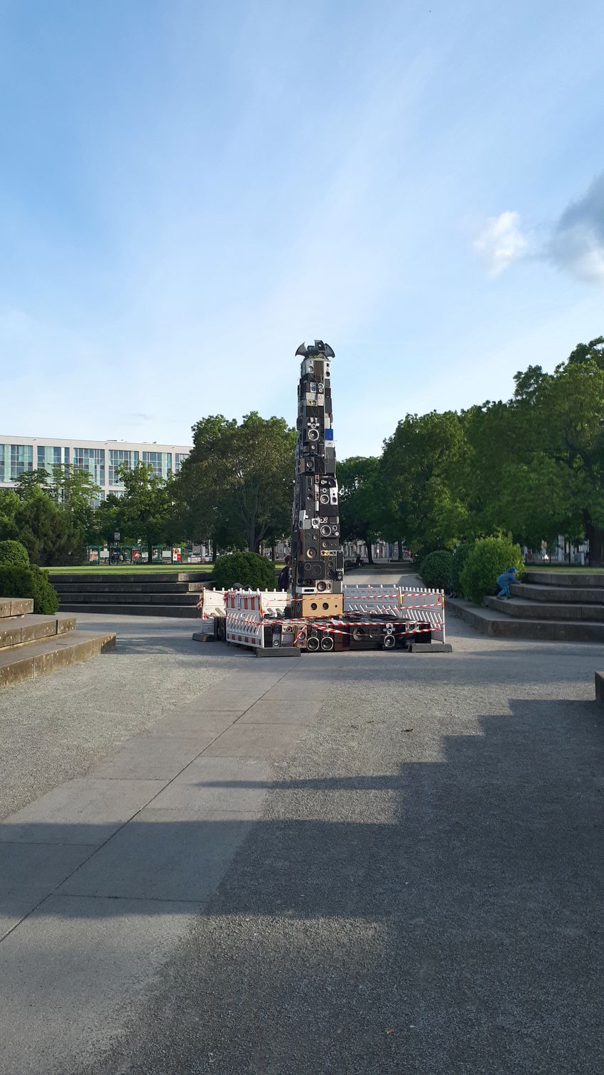 Riesiger Lautsprecherturm mitten in Potsdam