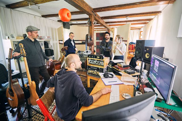 Gallery cover image for 100 Mijolen, Tonstudio und Musikproduktion im Oderbruch