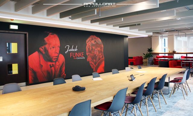 Gallery cover image for Konferenzraum mit Wandmalerei Wandbild in Szene gesetzt