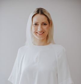 Portrait photo of Stefanie Larisch