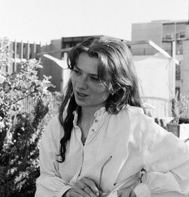 Portrait photo of Mia Hennig von Lange